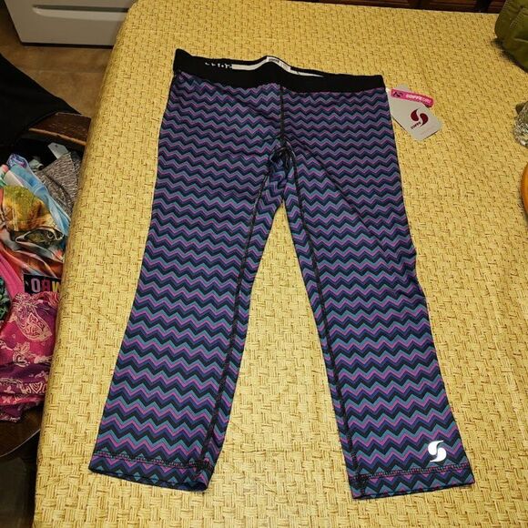 New Soffe Dri Low Rise Fall Chevron Capri Leggings Size Junior Small - Picture 1 of 2